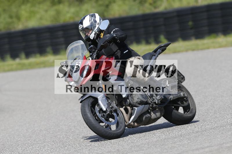 /Archiv-2025/09 22.04.2025 Cornu Master School ADR/gruen-vert/33